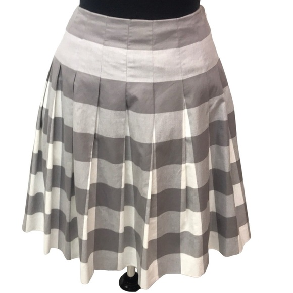 Liz Claiborne Pleated Skirt - Picture 3 of 5